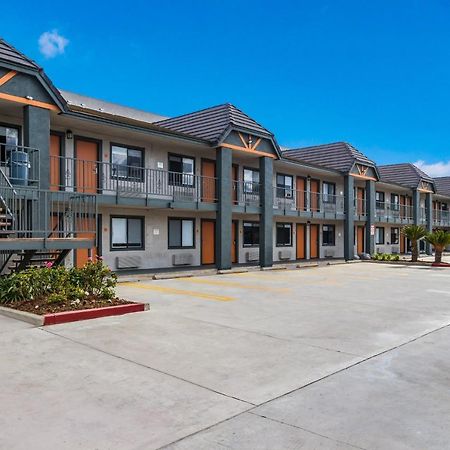 Hotel Hacienda At Ontario Ranch Exterior photo