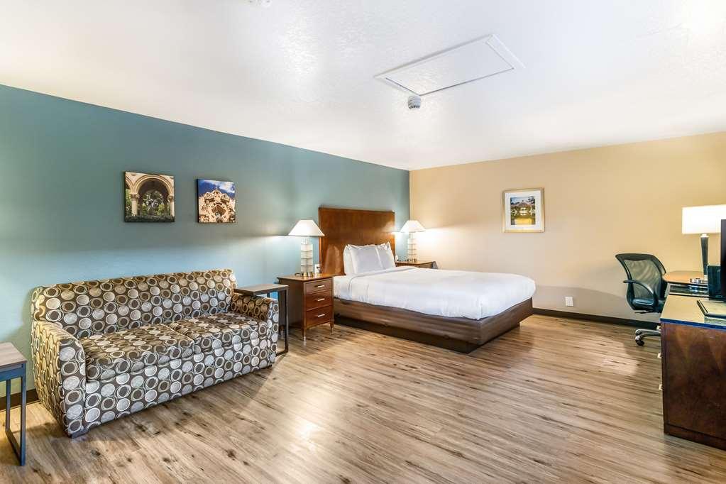 Hotel Hacienda At Ontario Ranch Room photo