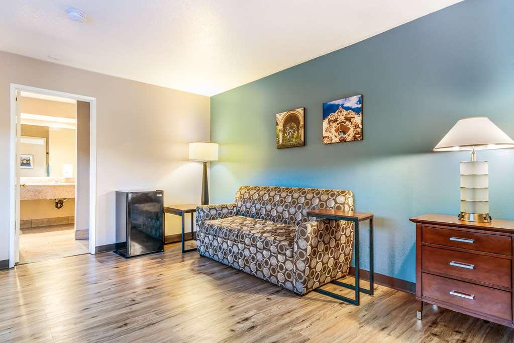Hotel Hacienda At Ontario Ranch Room photo