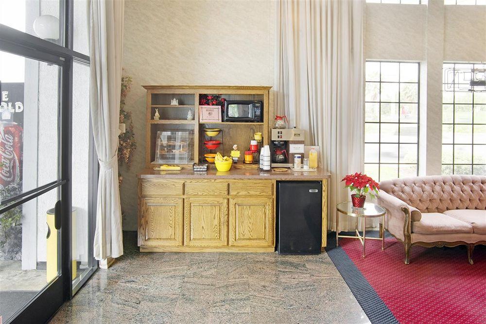 Hotel Hacienda At Ontario Ranch Interior photo