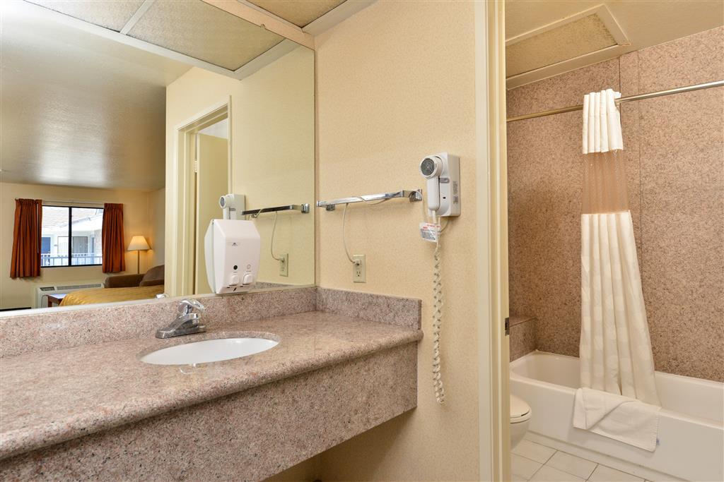 Hotel Hacienda At Ontario Ranch Room photo