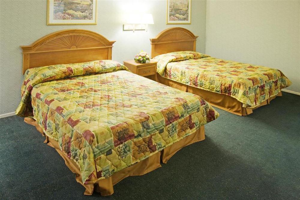 Hotel Hacienda At Ontario Ranch Room photo