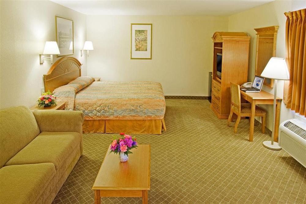 Hotel Hacienda At Ontario Ranch Room photo
