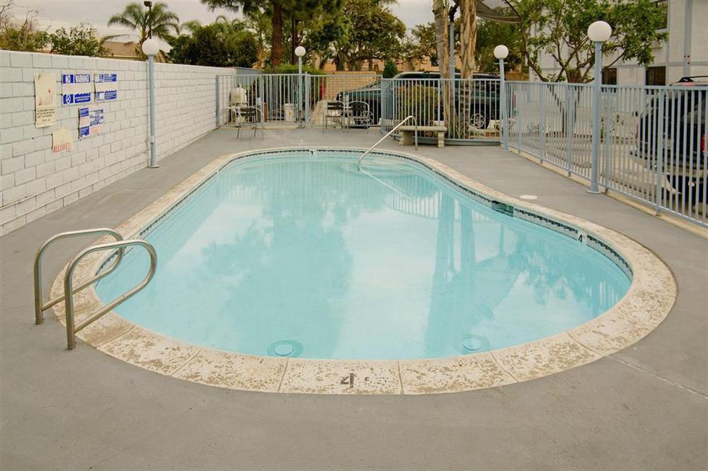 Hotel Hacienda At Ontario Ranch Facilities photo