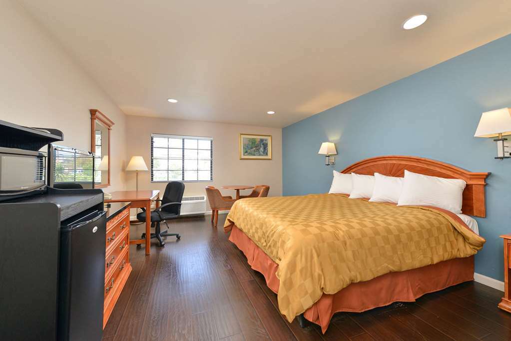 Hotel Hacienda At Ontario Ranch Room photo